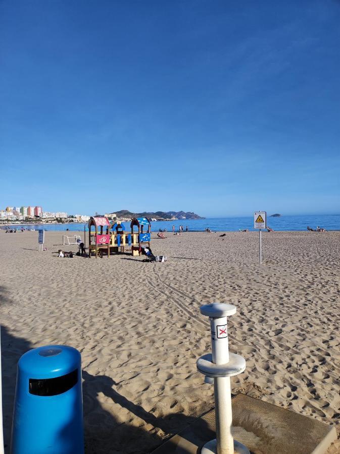 Primera línea de mar con piscina, gimnasio y parking 2 hab y 2 baños Villajoyosa  Exterior foto