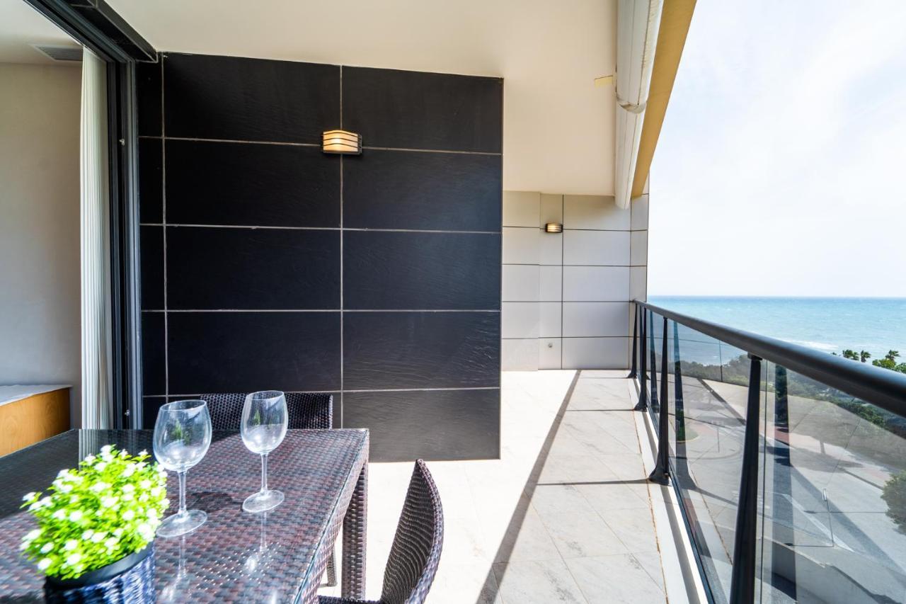 Primera línea de mar con piscina, gimnasio y parking 2 hab y 2 baños Villajoyosa  Exterior foto
