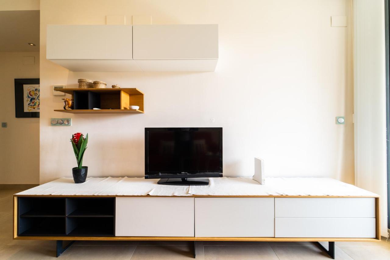 Primera línea de mar con piscina, gimnasio y parking 2 hab y 2 baños Villajoyosa  Exterior foto