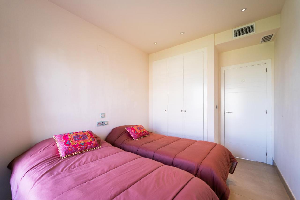 Primera línea de mar con piscina, gimnasio y parking 2 hab y 2 baños Villajoyosa  Exterior foto