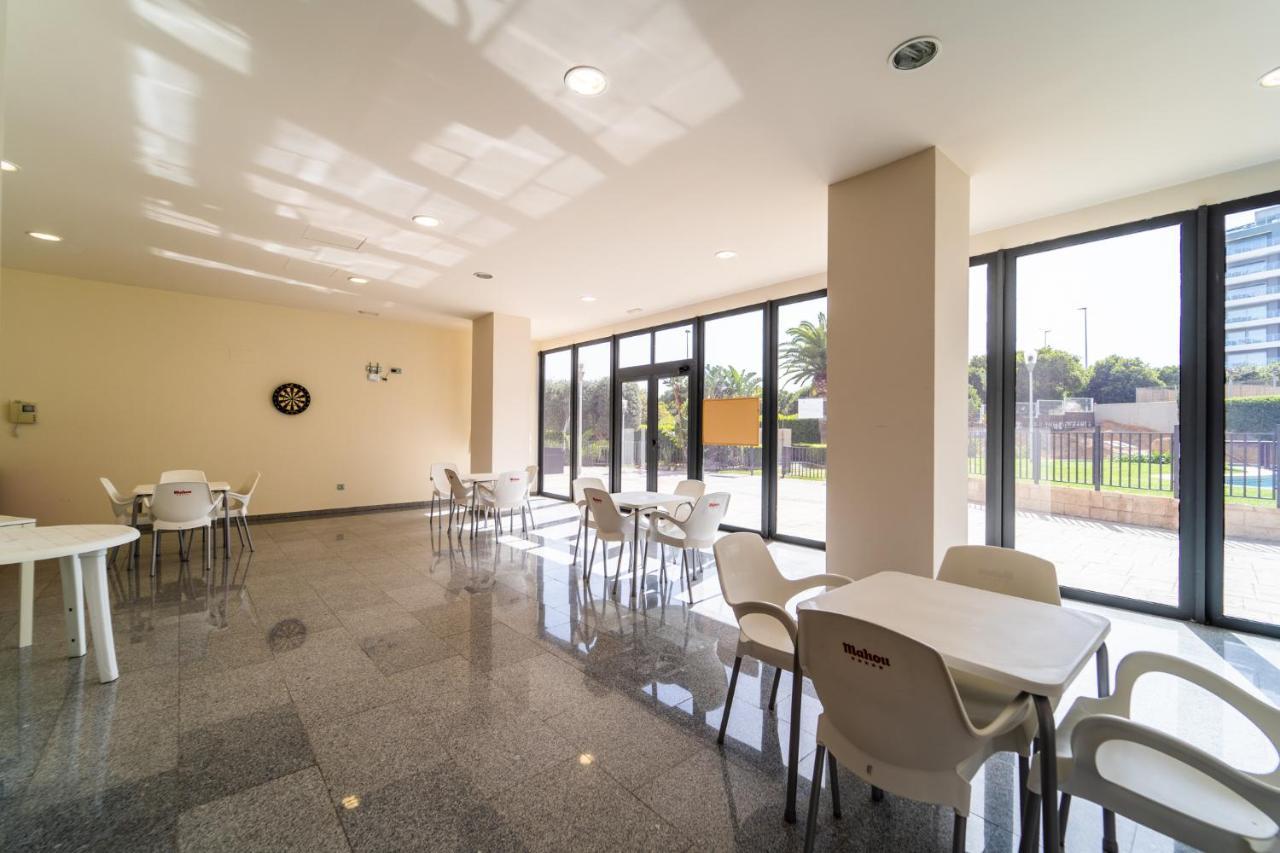 Primera línea de mar con piscina, gimnasio y parking 2 hab y 2 baños Villajoyosa  Exterior foto